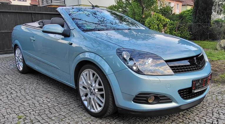 samochody osobowe Opel Astra cena 19900 przebieg: 166800, rok produkcji 2009 z Żagań